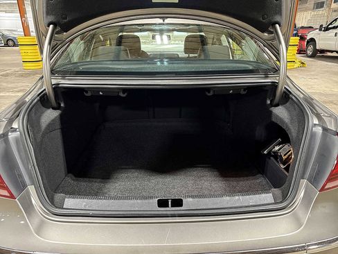 Used 2013 Volkswagen CC Executive AWD/4WD image 11