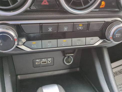 Used 2022 Nissan Sentra SV w/ Lighting Package FWD image 17