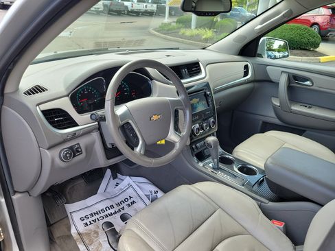 Used 2016 Chevrolet Traverse LT AWD/4WD image 17