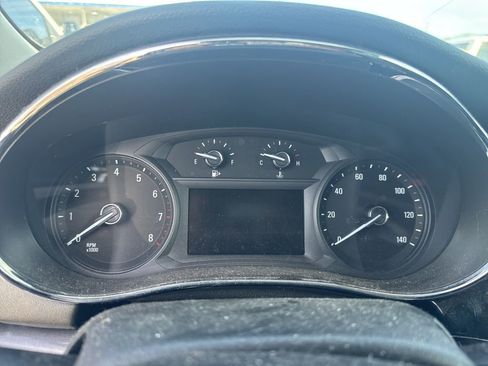 Used 2018 Buick Encore Essence image 12