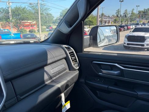 Used 2022 RAM 1500 Big Horn AWD/4WD image 22