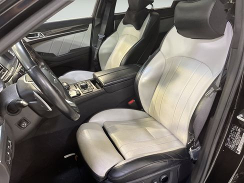 Used 2018 Genesis G80 3.3T Sport RWD image 12