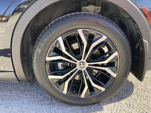 Certified 2024 Toyota Crown XLE image 18