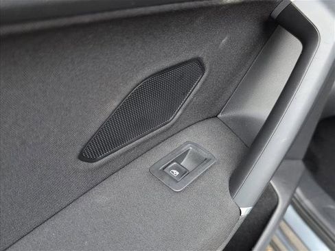 Used 2020 Volkswagen Tiguan S image 24