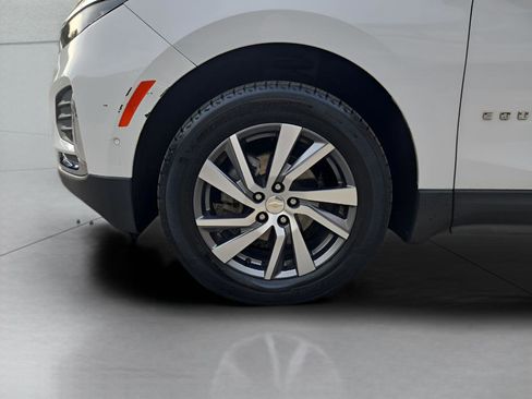 Used 2023 Chevrolet Equinox Premier AWD/4WD image 8