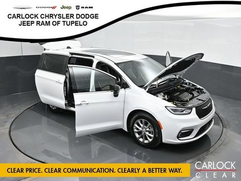 Used 2026 Chrysler Pacifica Limited FWD image 69