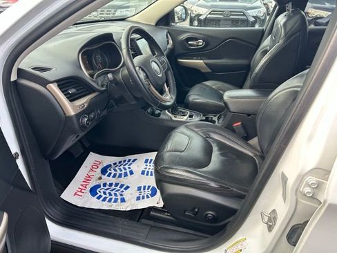 Used 2018 Jeep Cherokee Limited AWD/4WD image 16