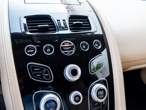 Used 2016 Aston Martin V8 Vantage S RWD image 19