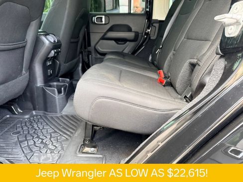 Used 2019 Jeep Wrangler Unlimited Sahara AWD/4WD image 15