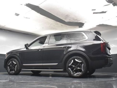 Used 2025 Kia Telluride S FWD image 34