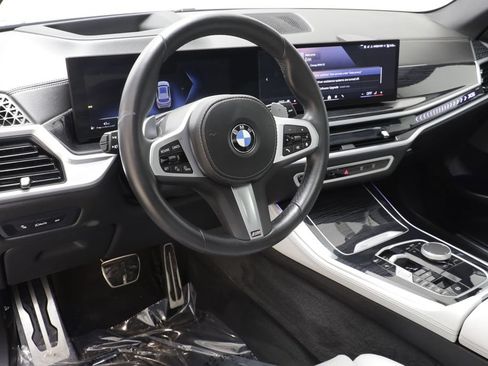 Used 2024 BMW X5 xDrive40i w/ M Sport Package AWD/4WD image 7