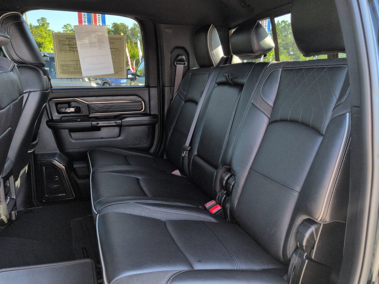 Used 2025 RAM 2500 Limited AWD/4WD image 13