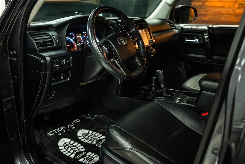 Used 2020 Toyota 4Runner TRD Off-Road AWD/4WD image 8