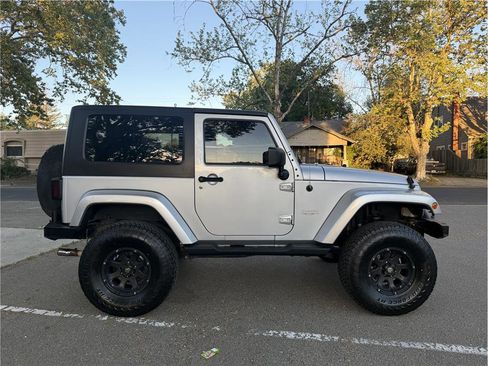 Used 2007 Jeep Wrangler Sahara w/ Dual Top Group image 6