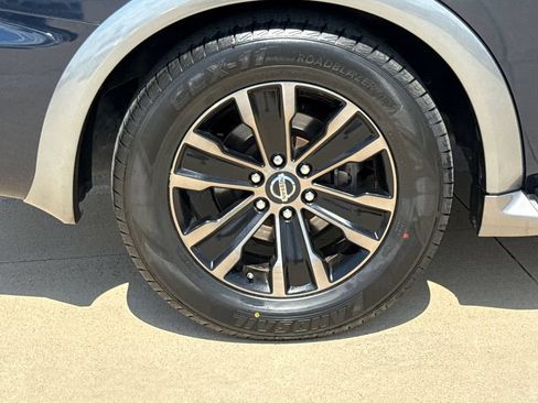 Used 2018 Nissan Armada Platinum w/ Captain Seat Package RWD image 9