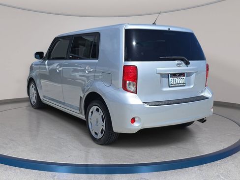 Used 2012 Scion xB FWD image 8