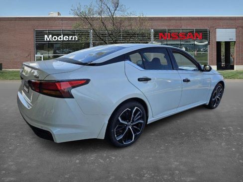 New 2025 Nissan Altima 2.5 SR image 4
