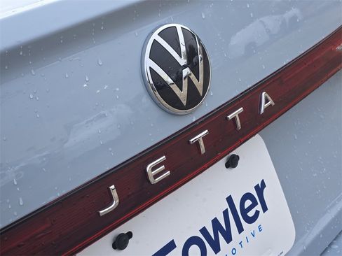New 2026 Volkswagen Jetta SE image 7