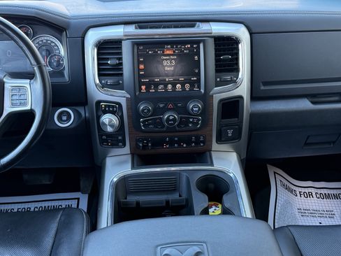 Used 2017 RAM 1500 Laramie w/ Convenience Group image 10