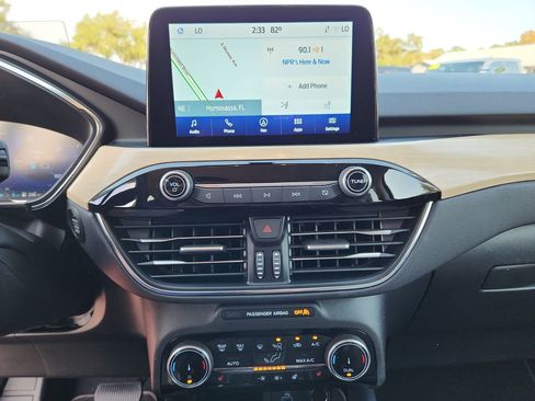 Used 2022 Ford Escape Titanium w/ Titanium Premium Package image 20