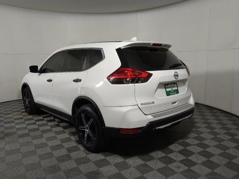 Used 2017 Nissan Rogue S FWD image 5