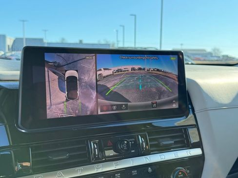 New 2026 Nissan Pathfinder SL image 28