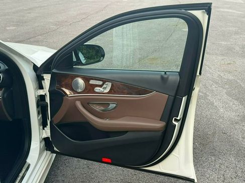Used 2018 Mercedes-Benz E 300 4MATIC image 24