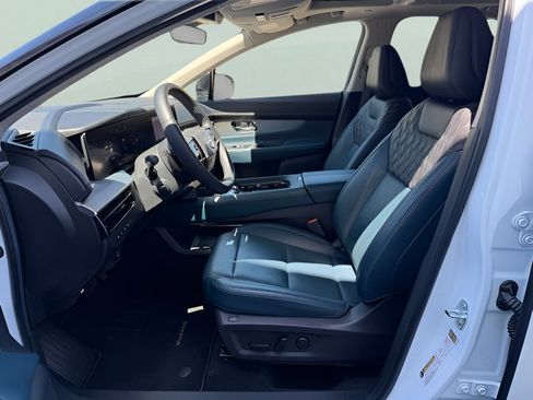 Certified 2025 Nissan Murano Platinum AWD/4WD image 11