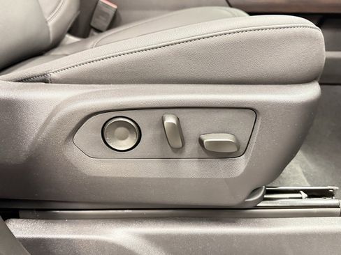 New 2026 GMC Sierra 2500 SLT w/ SLT Premium Package image 16