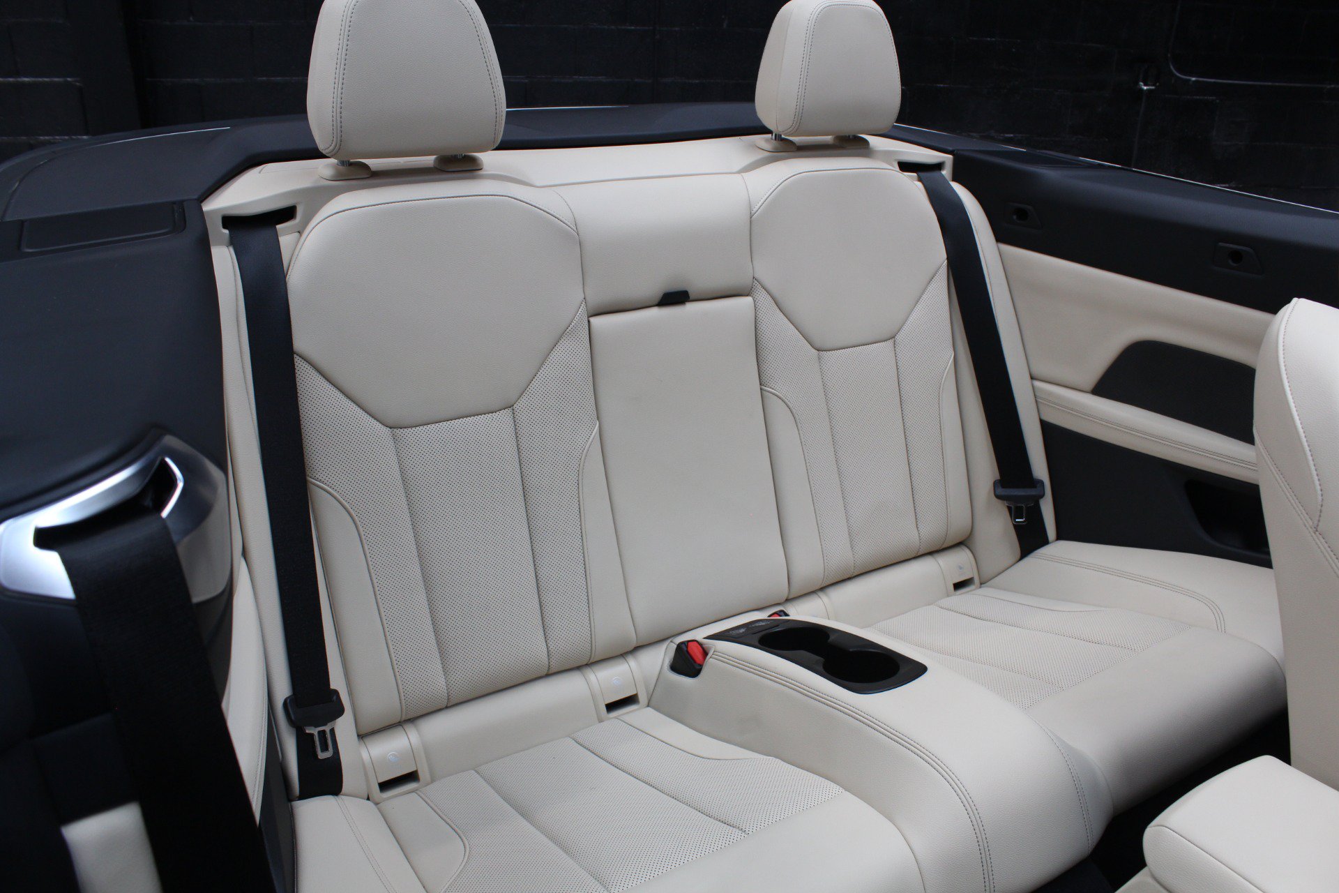 Used 2024 BMW 430i Convertible w/ Premium Package RWD image 37