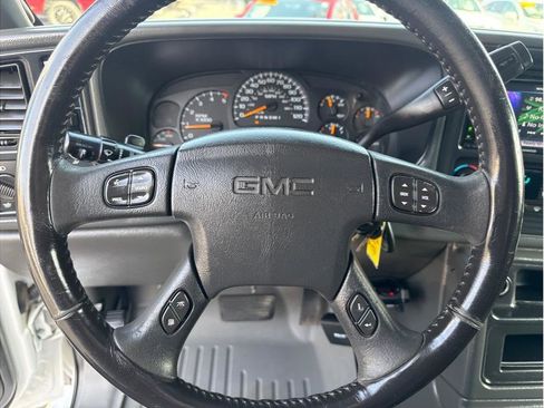 Used 2006 GMC Sierra 3500 SLT w/ Heavy-Duty Power Package image 8