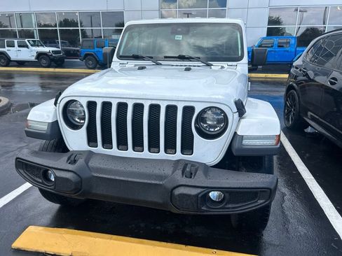 Used 2021 Jeep Wrangler Unlimited Sahara AWD/4WD image 2