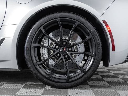 Used 2018 Chevrolet Corvette Grand Sport w/ Z07 Performance Package RWD image 40