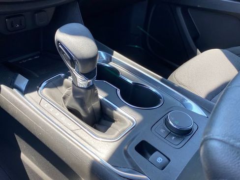 Certified 2023 Chevrolet Traverse LT FWD image 13