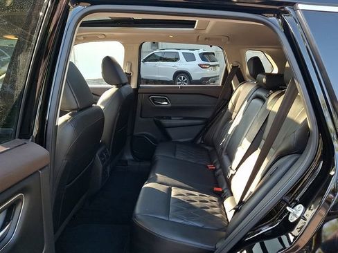 Used 2023 Nissan Rogue Platinum AWD/4WD image 11
