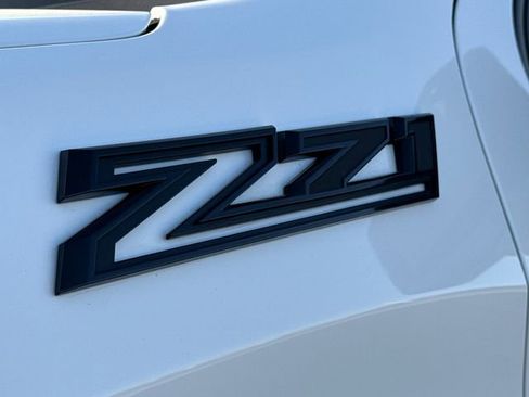 Used 2024 Chevrolet Silverado 1500 Custom Trail Boss w/ LPO, Dark Essentials Package image 5