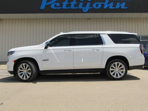 Used 2023 Chevrolet Suburban Premier w/ Texas Edition AWD/4WD image 11