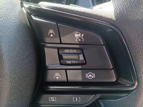 Used 2024 Subaru Crosstrek 2.0i Premium AWD/4WD image 8