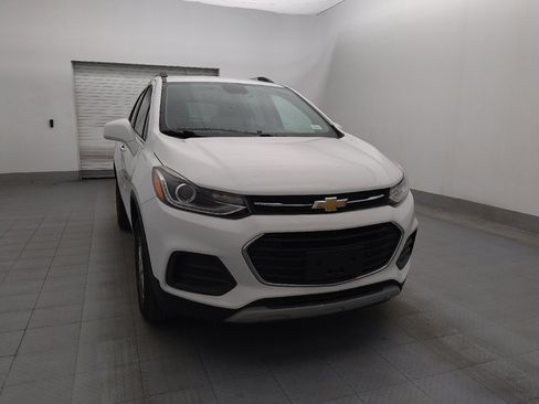 Used 2020 Chevrolet Trax LT w/ LT Convenience Package image 14