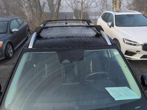 Used 2023 Hyundai Venue Limited w/ Cargo Package image 10