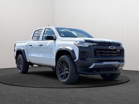 Certified 2023 Chevrolet Colorado Trail Boss w/ Technology Package AWD/4WD image 5