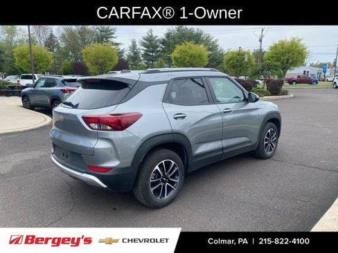 Used 2025 Chevrolet TrailBlazer LT AWD/4WD image 3