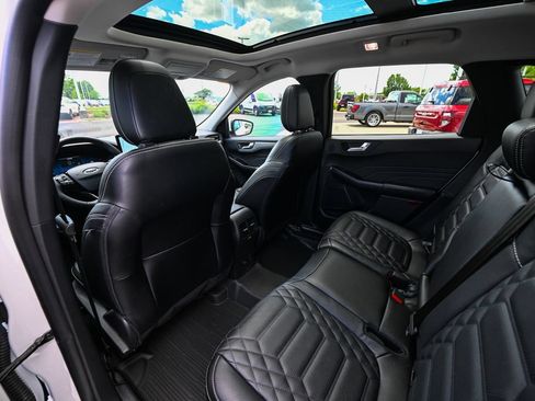 Certified 2024 Ford Escape Platinum w/ Premium Technology Package AWD/4WD image 21