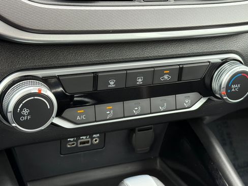 Used 2023 Nissan Altima 2.5 SR FWD image 19