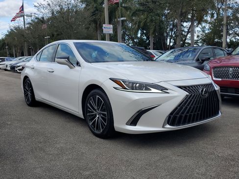 Used 2025 Lexus ES 350 w/ Premium Package image 33