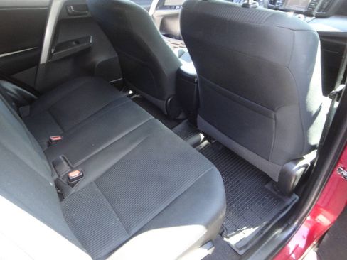 Used 2018 Toyota RAV4 LE w/ All Weather Liner Package AWD/4WD image 12