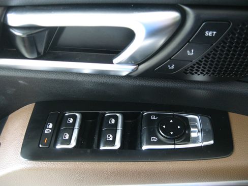 Certified 2022 Kia Telluride SX w/ SX Prestige Package image 12