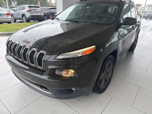 Used 2016 Jeep Cherokee 75th Anniversary FWD image 3