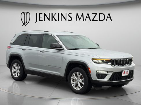 Used 2022 Jeep Grand Cherokee Limited w/ Luxury Tech Group II RWD image 1