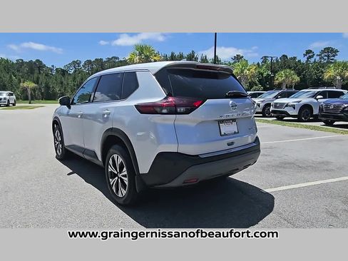 Used 2021 Nissan Rogue SV FWD image 27
